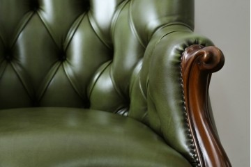 中古　極上美品　使用感ほぼ無し!!　スペイン製　バロッサバレンティ(VARO,S.A. VALENTI)　本革　ラグジュアリーな空間を演出する1人掛けレザーソファ　定価約60万円　(R-067487)