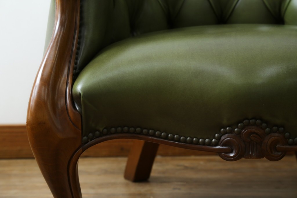 中古　極上美品　使用感ほぼ無し!!　スペイン製　バロッサバレンティ(VARO,S.A. VALENTI)　本革　ラグジュアリーな空間を演出する1人掛けレザーソファ　定価約60万円　(R-067487)