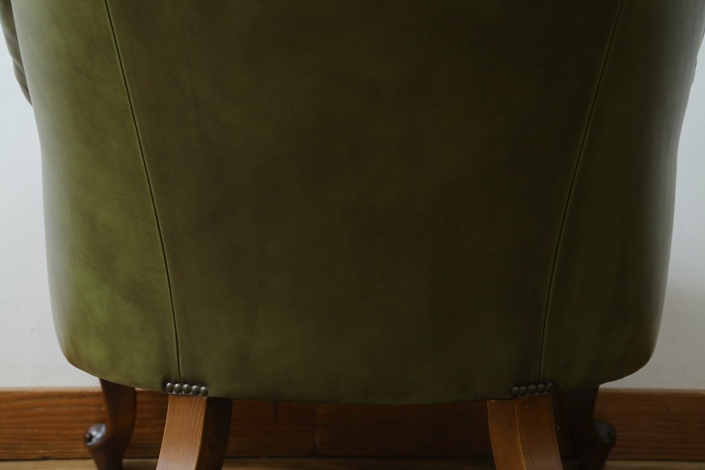 中古　極上美品　使用感ほぼ無し!!　スペイン製　バロッサバレンティ(VARO,S.A. VALENTI)　本革　ラグジュアリーな空間を演出する1人掛けレザーソファ　定価約60万円　(R-067487)