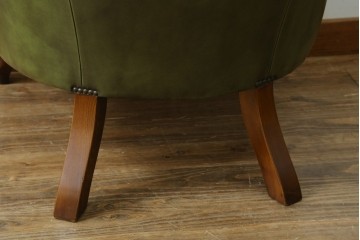 中古　極上美品　使用感ほぼ無し!!　スペイン製　バロッサバレンティ(VARO,S.A. VALENTI)　本革　ラグジュアリーな空間を演出する1人掛けレザーソファ　定価約60万円　(R-067487)