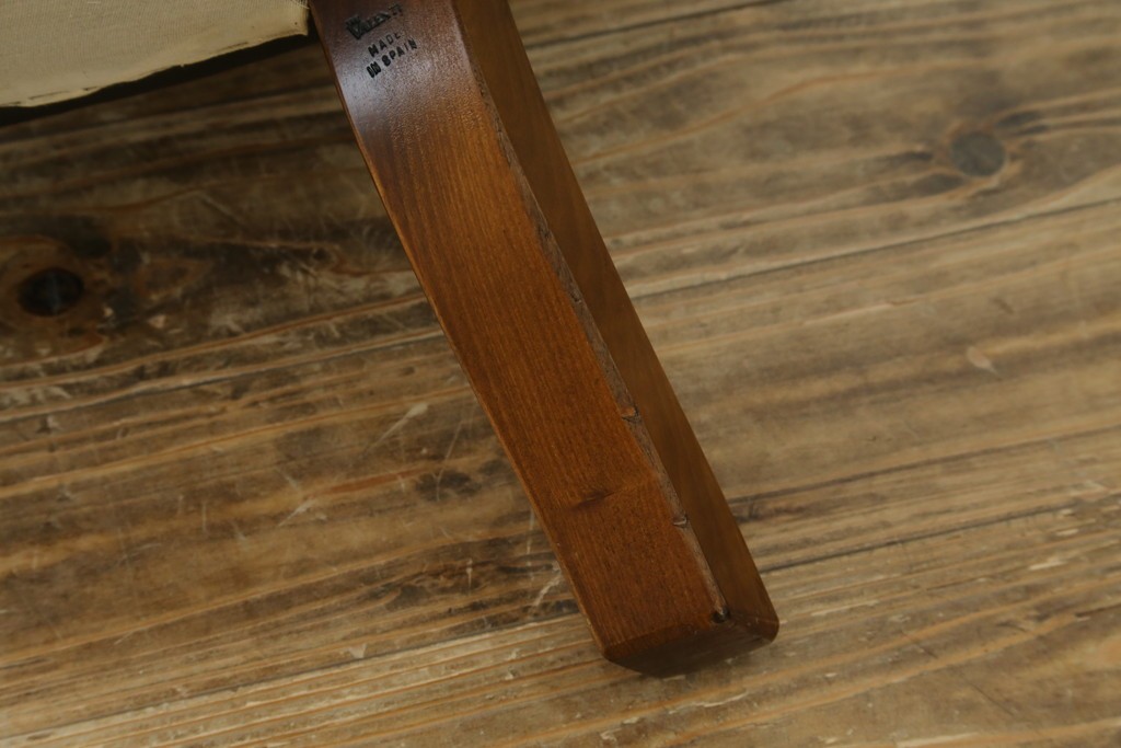 中古　極上美品　使用感ほぼ無し!!　スペイン製　バロッサバレンティ(VARO,S.A. VALENTI)　本革　ラグジュアリーな空間を演出する1人掛けレザーソファ　定価約60万円　(R-067487)