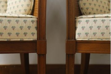 中古　DREXEL HERITAGE(ドレクセルヘリテイジ)　優雅なくつろぎの時間を演出するラウンジチェア2脚セット(アームチェア、ケインバックチェア、ラタン、籐、椅子、イス)(R-067488)