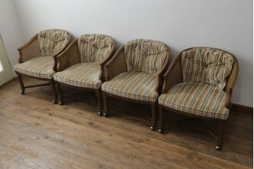 中古　DREXEL HERITAGE(ドレクセルヘリテイジ)　Grand Villa(グランドヴィラ)　くつろぎの時間を演出するキャスター付きアームチェア4脚セット(椅子、イス、ダイニングチェア)(R-067490)