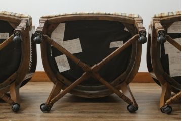 中古　DREXEL HERITAGE(ドレクセルヘリテイジ)　Grand Villa(グランドヴィラ)　くつろぎの時間を演出するキャスター付きアームチェア4脚セット(椅子、イス、ダイニングチェア)(R-067490)