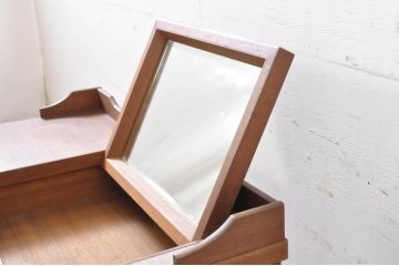 和製ビンテージ　チーク材　小振りなサイズが取り入れやすい格納式ミラー付きドレッサー(化粧台、鏡台、サイドテーブル、ワークデスク、在宅用、在宅ワーク用、ヴィンテージ)(R-067492)