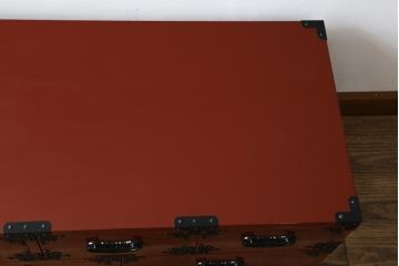 中古　民芸家具　漆塗り　朱塗りの鮮やかな色合いが目を惹くローチェスト(引き出し、収納箪笥、ローボード、テレビ台、テレビボード)(R-067494)