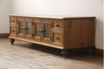 中古　ハーベスト(HARVEST)　ビクトリアンTVユニット　W1600　パイン材　デザインガラスがお洒落!!カントリーテイストのお部屋におすすめなテレビ台(ローボード、テレビボード、リビングボード、収納棚、戸棚、キャビネット)(定価約22万円)(R-067495)