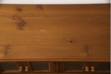 中古　ハーベスト(HARVEST)　ビクトリアンTVユニット　W1600　パイン材　デザインガラスがお洒落!!カントリーテイストのお部屋におすすめなテレビ台(ローボード、テレビボード、リビングボード、収納棚、戸棚、キャビネット)(定価約22万円)(R-067495)