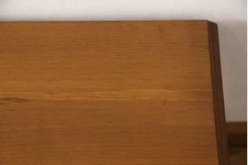 中古　ハーベスト(HARVEST)　ビクトリアンTVユニット　W1600　パイン材　デザインガラスがお洒落!!カントリーテイストのお部屋におすすめなテレビ台(ローボード、テレビボード、リビングボード、収納棚、戸棚、キャビネット)(定価約22万円)(R-067495)