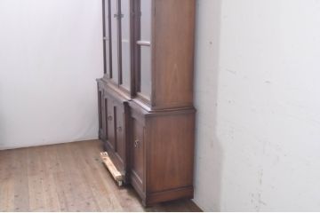 中古　DREXEL HERITAGE(ドレクセルヘリテイジ)　クラシカルな佇まいが魅力的なキャビネット(チャイナキャビネット、ディスプレイ棚、食器棚、飾り棚、収納棚、戸棚)(R-067496)
