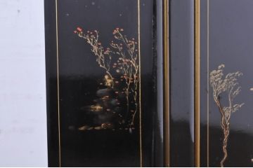 中古　ブランド家具　高級品!!　上質な造り込みのシノワズリコーナーキャビネット(収納棚、戸棚、飾り棚)(R-067497)
