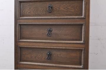 中古　神戸洋家具　伊藤家具　落ち着いた色合いと上品な佇まいが魅力的な縦型チェスト(洋服箪笥、引き出し、サイドチェスト、ハイチェスト)(R-067511)
