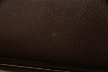 中古　美品!!　CONDE HOUSE(カンディハウス)　BOLS(ボルス)　ナラ材　本革(レザー)　落ち着いた寛ぎの空間づくりにおすすめなアーム付きダイニングチェア4脚セット(椅子、イス)(定価4脚で約56万円)(R-067513)