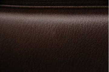 中古　美品!!　CONDE HOUSE(カンディハウス)　BOLS(ボルス)　ナラ材　本革(レザー)　落ち着いた寛ぎの空間づくりにおすすめなアーム付きダイニングチェア4脚セット(椅子、イス)(定価4脚で約56万円)(R-067513)