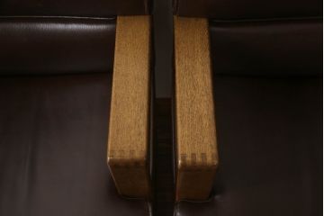 中古　美品!!　CONDE HOUSE(カンディハウス)　BOLS(ボルス)　ナラ材　本革(レザー)　落ち着いた寛ぎの空間づくりにおすすめなアーム付きダイニングチェア4脚セット(椅子、イス)(定価4脚で約56万円)(R-067513)