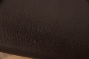 中古　美品!!　CONDE HOUSE(カンディハウス)　BOLS(ボルス)　ナラ材　本革(レザー)　落ち着いた寛ぎの空間づくりにおすすめなアーム付きダイニングチェア4脚セット(椅子、イス)(定価4脚で約56万円)(R-067513)