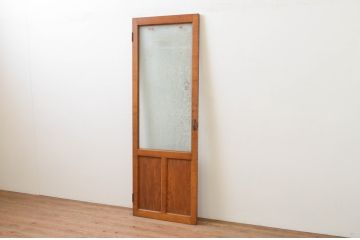 アンティーク建具　どこか懐かしい雰囲気を感じる古い栗材の幅狭ガラス扉1枚(木製扉、ドア)(R-067523)