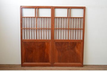 アンティーク建具　最高級!!　特注!!　総欅(ケヤキ)材漆塗り　和の空間を演出する格子ガラス戸2枚セット(引き戸、格子戸)(R-067527)