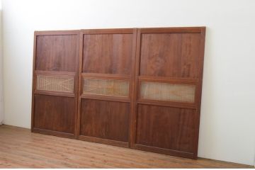 アンティーク建具　落ち着いた和の空間を演出する組子入り帯戸3枚セット(引き戸、板戸)(R-067533)
