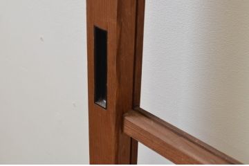 アンティーク建具　インテリアに取り入れやすいシンプルなデザインの升目(マス目)格子ガラス戸1枚(引き戸、ガラス戸)(R-067540)