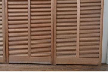 アンティーク建具　木の温もりを感じるルーバー4枚セット(引き戸、ジャロジー戸、雨戸、木製)(R-067541)
