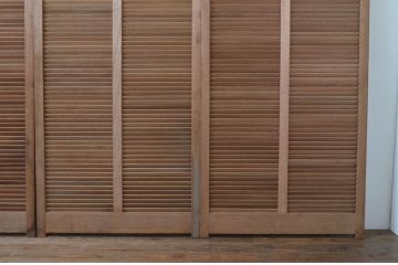 アンティーク建具　木の温もりを感じるルーバー4枚セット(引き戸、ジャロジー戸、雨戸、木製)(R-067541)