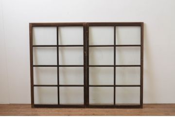アンティーク建具　インテリアに取り入れやすいシンプルなデザインのガラス窓2枚セット(引き戸、ガラス戸)(R-067546)