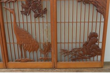 アンティーク建具　高級品!!　片面ガラス　在銘入り　松竹梅・鶴亀の彫刻の書院戸4枚セット(引き戸、ガラス窓)(R-067549)