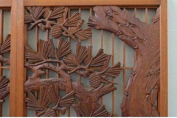 アンティーク建具　高級品!!　片面ガラス　在銘入り　松竹梅・鶴亀の彫刻の書院戸4枚セット(引き戸、ガラス窓)(R-067549)
