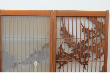 アンティーク建具　高級品!!　片面ガラス　在銘入り　松竹梅・鶴亀の彫刻の書院戸4枚セット(引き戸、ガラス窓)(R-067549)