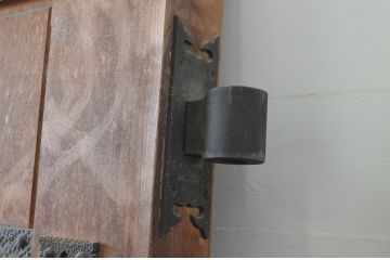 アンティーク建具　特大!!　ヒノキ材　味わい深い風合いの立派な門扉1対2枚セット(木製扉、蔵戸、玄関戸)(R-067551)
