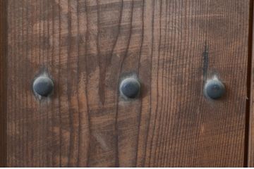 アンティーク建具　特大!!　ヒノキ材　味わい深い風合いの立派な門扉1対2枚セット(木製扉、蔵戸、玄関戸)(R-067551)