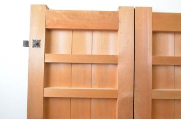 アンティーク建具　特大!!　ヒノキ材　味わい深い風合いの立派な門扉1対2枚セット(木製扉、蔵戸、玄関戸)(R-067551)