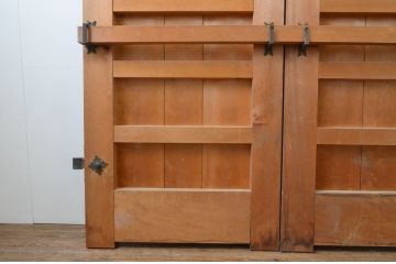 アンティーク建具　特大!!　ヒノキ材　味わい深い風合いの立派な門扉1対2枚セット(木製扉、蔵戸、玄関戸)(R-067551)
