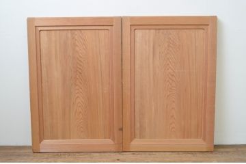 ビンテージ建具　高級杉材　数寄屋で使われていた杉材一枚板の板戸窓2枚セット(引き戸、ヴィンテージ)(R-067558)