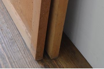 ビンテージ建具　高級杉材　数寄屋で使われていた杉材一枚板の板戸窓2枚セット(引き戸、ヴィンテージ)(R-067559)