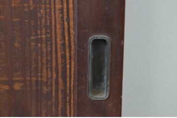 アンティーク建具　杉材　濃い木色が落ち着いた雰囲気を醸し出す板戸窓2枚セット(引き戸)(R-067561)