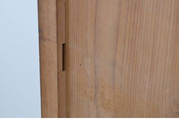 アンティーク建具　杉材　濃い木色が落ち着いた雰囲気を醸し出す板戸窓2枚セット(引き戸)(R-067561)