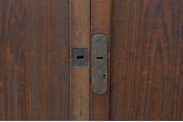 アンティーク建具　杉材　落ち着いた和の空間を演出する板戸窓2枚セット(引き戸)(R-067562)
