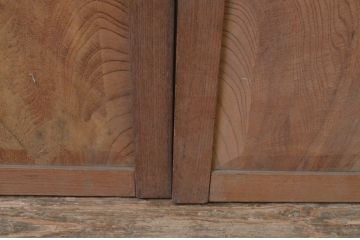 アンティーク建具　総欅(ケヤキ)材　古き良き時代の趣が感じられる板戸窓2枚セット(引き戸)(R-067569)