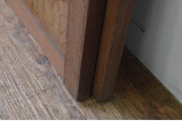 アンティーク建具　総欅(ケヤキ)材　古き良き時代の趣が感じられる板戸窓2枚セット(引き戸)(R-067569)