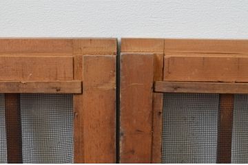 アンティーク建具　縦格子入り　和の風情漂わせる横長引き戸2枚セット(窓、格子戸)(R-067570)