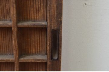 アンティーク建具　細やかなマス目(升目)格子が美しい板戸窓2枚セット(きつね格子、狐格子、格子戸、引き戸)(R-067584)