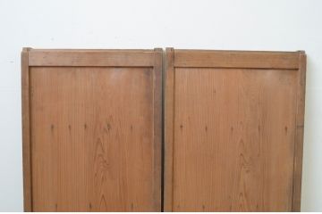 アンティーク建具　細やかなマス目(升目)格子が美しい板戸窓2枚セット(きつね格子、狐格子、格子戸、引き戸)(R-067584)