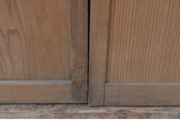 アンティーク建具　細やかなマス目(升目)格子が美しい板戸窓2枚セット(きつね格子、狐格子、格子戸、引き戸)(R-067584)