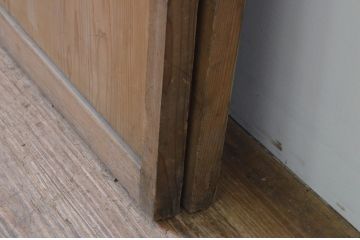 アンティーク建具　細やかなマス目(升目)格子が美しい板戸窓2枚セット(きつね格子、狐格子、格子戸、引き戸)(R-067584)