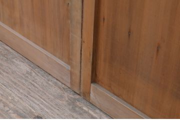 アンティーク建具　お洒落な透かし彫りが目を惹く!横桟格子戸2枚セット　(板戸、窓、引き戸、舞良戸、まいらど)(R-067585)