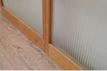 アンティーク建具　レトロな雰囲気が魅力のモールガラス引き戸2枚セット(ガラス戸)(R-067588)