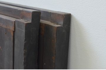 アンティーク建具　横桟　日本風情を感じさせる透かし入り板戸2枚セット(窓、引き戸)(R-067597)