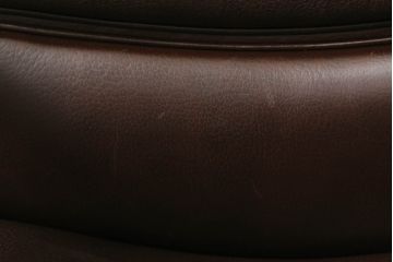 中古　美品!!　CONDE HOUSE(カンディハウス)　BOLS(ボルス)　ナラ材　本革(レザー)　落ち着いた寛ぎの空間づくりにおすすめなアーム付きダイニングチェア2脚セット(椅子、イス)(定価2脚で約28万円)(R-067614)